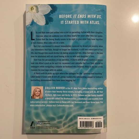 Colleen Hoover book set - It Starts With Us & It Ends With Us - Picture 4 of 5